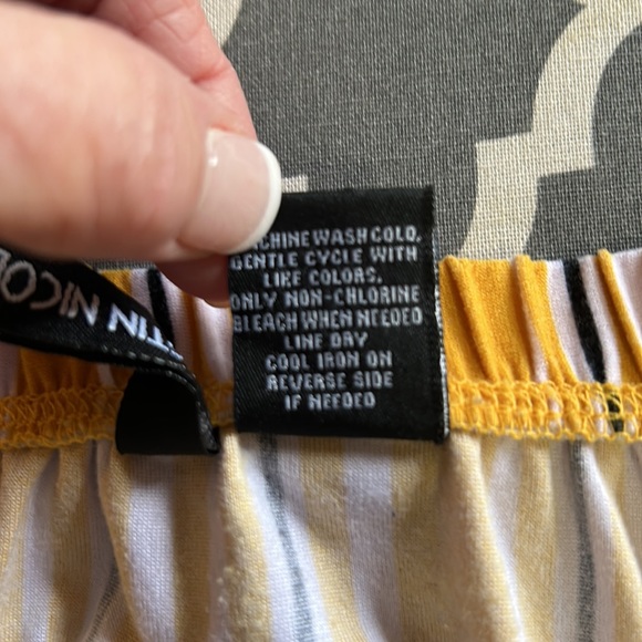 Kristen Nicole stripped off the shoulder top sz L - Picture 6 of 6